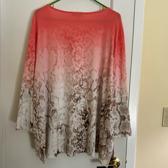 Calvin Klein Long Sleeve Women’s Tunic Top Size 2X Coral and Snakeskin Print - Picture 3 of 3